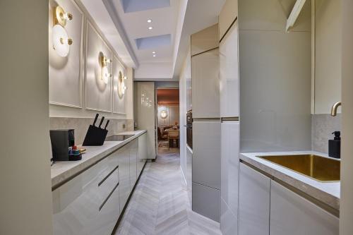 Apartment 3 bedrooms Center of Paris by Studio Prestige