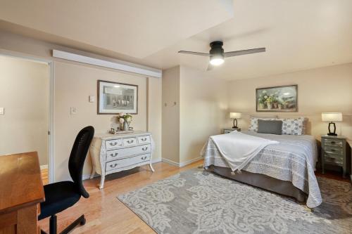 En eller flere senge i et værelse på Pikes Peak Vista House - Extended Monthly Stays