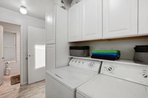 Køkken eller tekøkken på Pikes Peak Vista House - Extended Monthly Stays