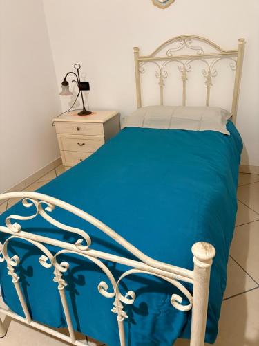 Ένα ή περισσότερα κρεβάτια σε δωμάτιο στο Amber house