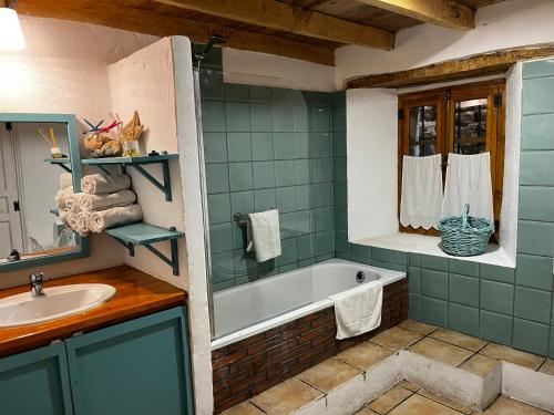 Ένα μπάνιο στο La Milana, Orbaneja del Castillo