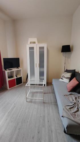 Comfortable & bright Parisian studio!