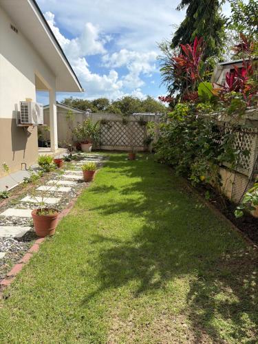 Afbeelding uit fotogalerij van VillaMarina in ArraijÃ¡n