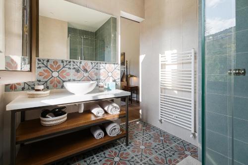 Ένα μπάνιο στο Horizon View Lefkara with Pool, Garden, Parking