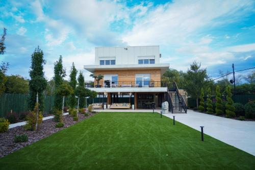 Κήπος έξω από το Stilt House