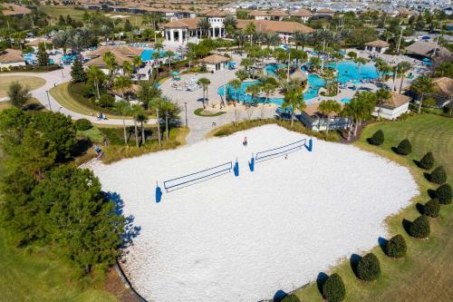 8BR Resort - Cinema, Themed Rooms, Jacuzzi & Game Room! photo 167