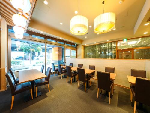 Restaurace v ubytování APA Hotel Osaka Kadomashi Ekimae