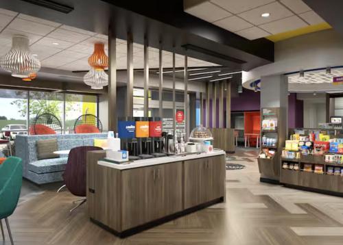 Tru By Hilton Puebla Angelopolis في بوبلا: لوبي من متجر مع كونتر وكراسي