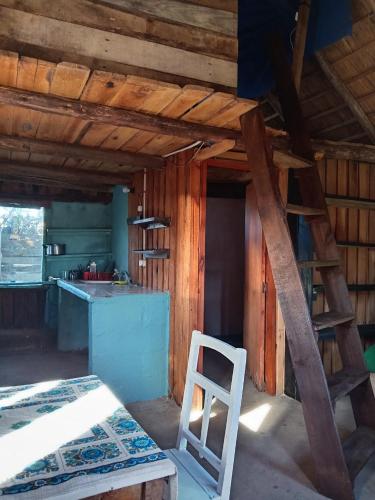 Η κουζίνα ή μικρή κουζίνα στο Cabaña en Barra de Valizas