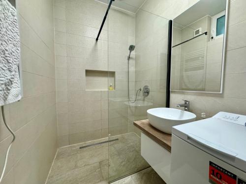 Ένα μπάνιο στο DowntownKate