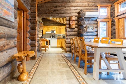 Køkken eller tekøkken på Holiday in Lapland - Klasun Maja B