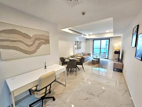 Beautiful 1-BR next to Barasti Beach