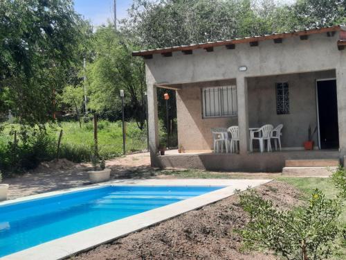 Πισίνα στο ή κοντά στο Cabaña La Kalma