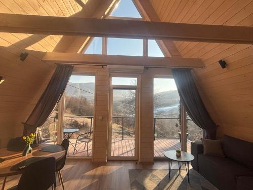 Nespecifikovaný výhled na hory nebo výhled na hory při pohledu z apartmánu