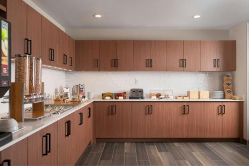 Kuchyň nebo kuchyňský kout v ubytování Residence Inn Pearland
