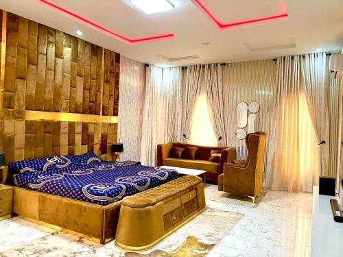 Ένα ή περισσότερα κρεβάτια σε δωμάτιο στο A & F Luxury Homes