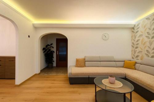 Гостиная зона в Appartement Moderne, Rénover, Triple Frontière, SAINT LOUIS CENTRE