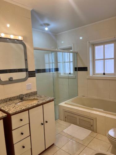 Ένα μπάνιο στο Hospedagem Solari di Gramado