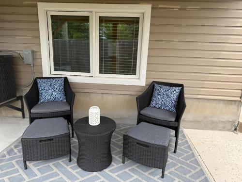 Et opholdsområde på Cozy Home Away from Home