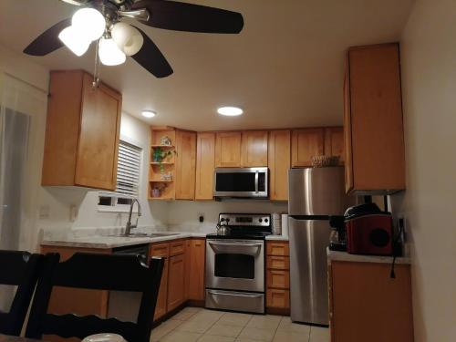 Fotografie z fotogalerie ubytování Beautiful home with your own entrance in Sandy v destinaci Sandy