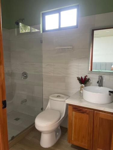 Ένα μπάνιο στο Casa Ema