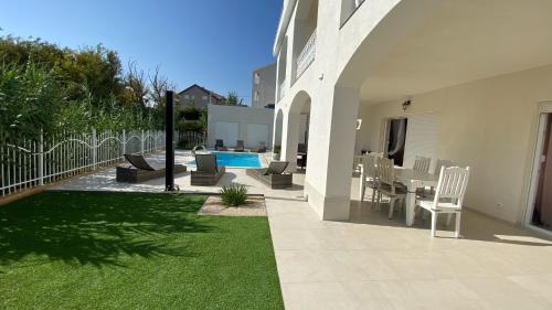Apartments with swimming pool Pag - 24360