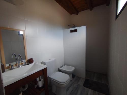 Et badeværelse på Kuntur Casas de Campo