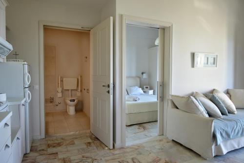 Ένα μπάνιο στο Vista Petros