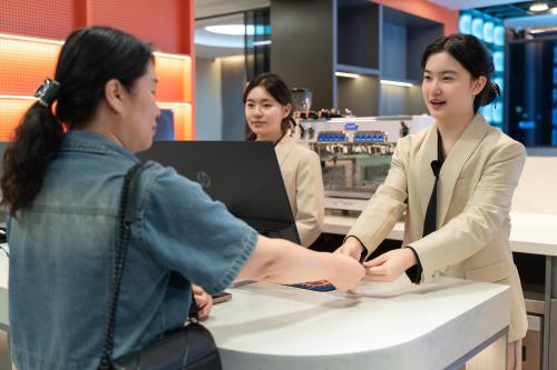 Επισκέπτες που μένουν στο 丽呈格芮酒店-广州珠江新城太古汇店-广交会免费巴士接送