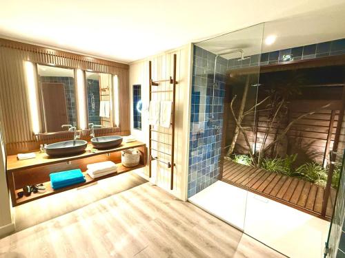 Un baño de Hôtel WADRA BAY