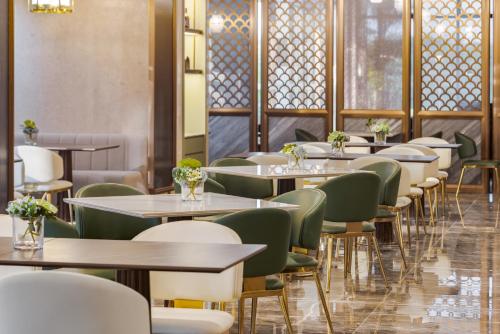 Posezení v ubytování Howard Johnson by Wyndham Zun Ju Hotel Cheng Du