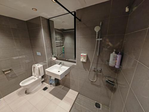 Ένα μπάνιο στο DIY Guest House Studio - Imperium Residence Kuantan