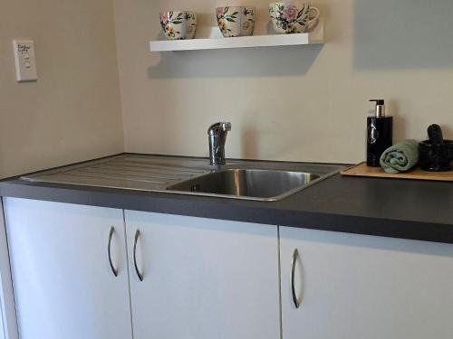 Kuchyň nebo kuchyňský kout v ubytování Chestnut Bay Country Retreat