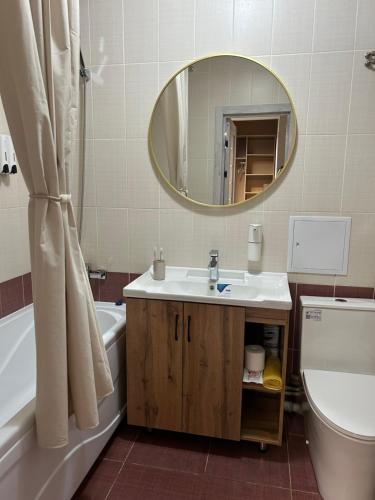 Ένα μπάνιο στο VIP квартира гостиничного типа Jana Qala