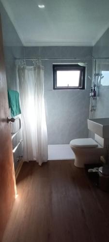 Et badeværelse på CasaGolondrina, naturaleza, aves cerca de Frutillar