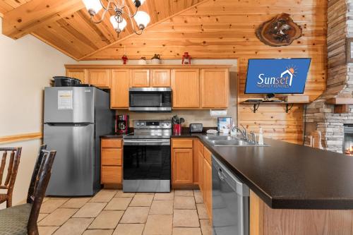 Kuchyň nebo kuchyňský kout v ubytování Ozarks Oasis cabin