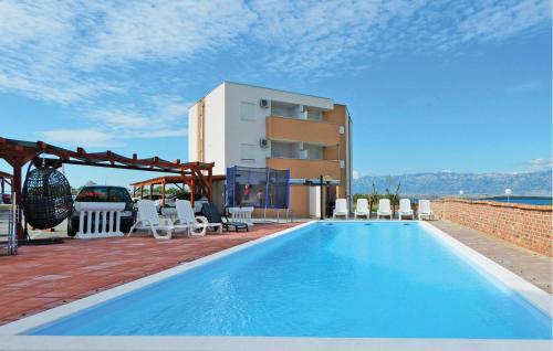 2 Bedroom Beautiful Apartment In Nin