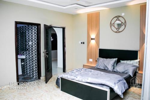 Postel nebo postele na pokoji v ubytování llc APARTMENT