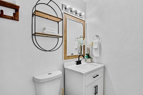 Et badeværelse på Bayside Cutie at Bayside Bungalow