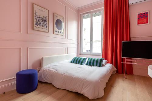 Кровать или кровати в номере Pink - Superbe cocon cœur Chartrons - Jardin Public - clim
