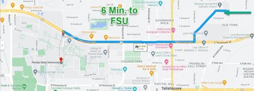 Φωτογραφία από το άλμπουμ του Quiet-Clean-Cottage-Dogs Kitchen σε Ταλαχάσι