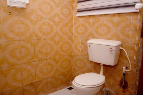 Ένα μπάνιο στο Hill-Top Apartment