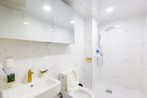 Koupelna v ubytování 온담펜션