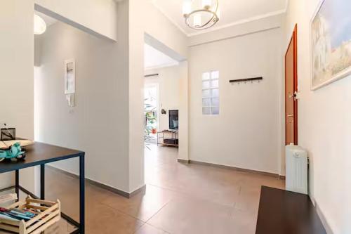 AthenSunapartment top floor 5min metro