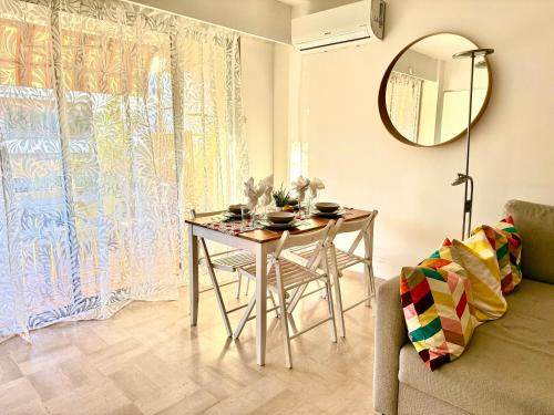 Cozy 1 bedroom apartment Antibes Juan-les-Pins - walk to beaches, restaurants, old town