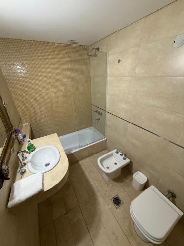 Koupelna v ubytování Departamento en Santiago del Estero 2 dormitorios