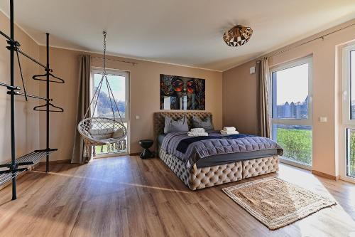 Postel nebo postele na pokoji v ubytování Abbey View Suites