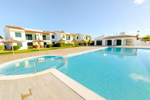 Swimmingpoolen hos eller tæt på Cala Porter Soleil & Mer Collection