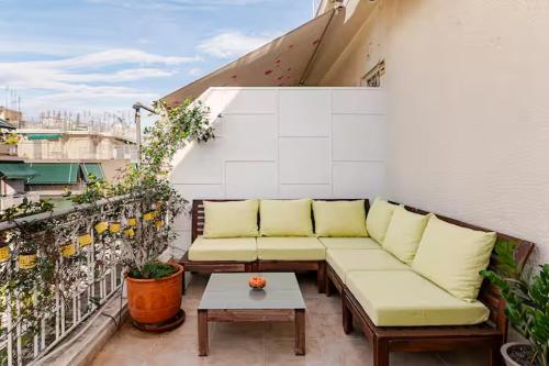 AthenSunapartment top floor 5min metro