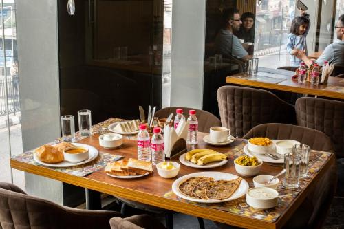 Jídlo v hotelu nebo okolí